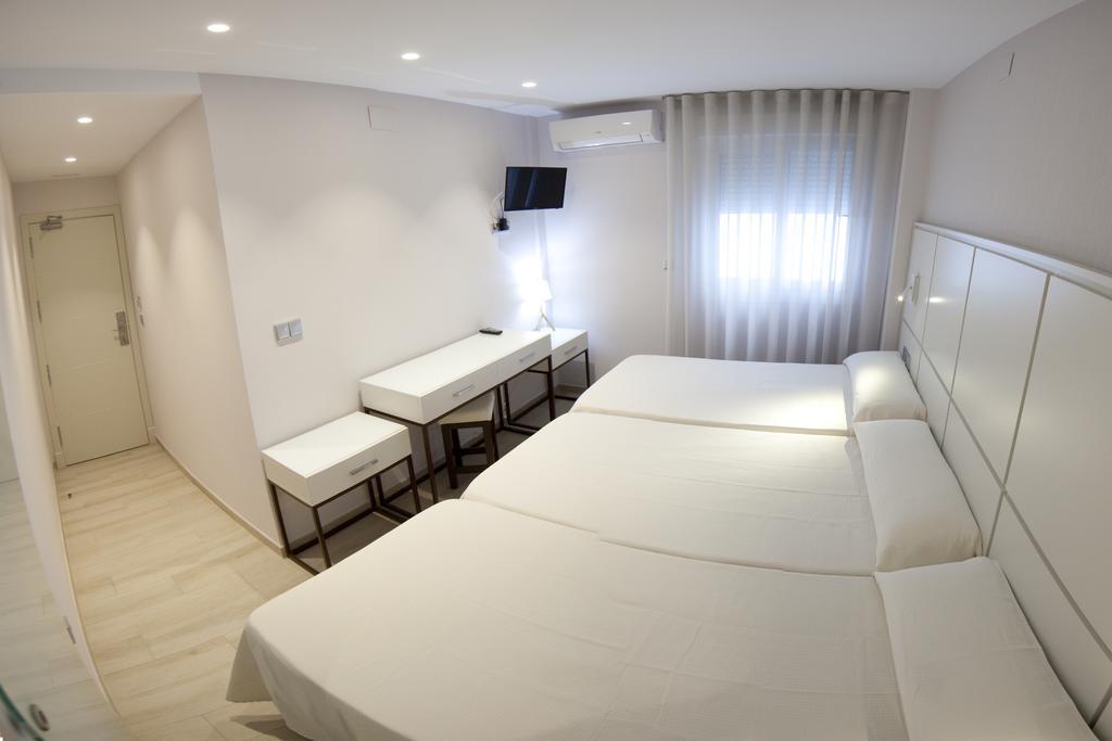 Hostal Loimar Torre Del Mar Eksteriør bilde