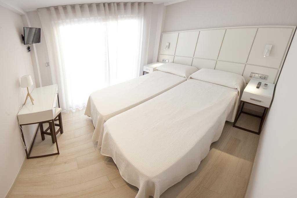 Hostal Loimar Torre Del Mar Eksteriør bilde